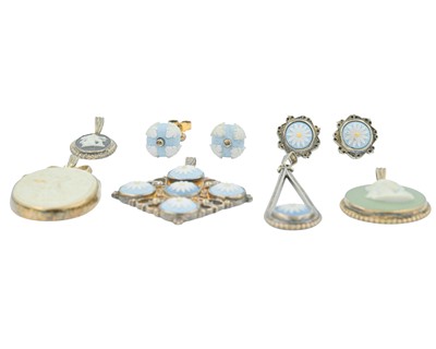Lot 88 - A selection of silver mounted Wedgwood jasper-ware jewels.