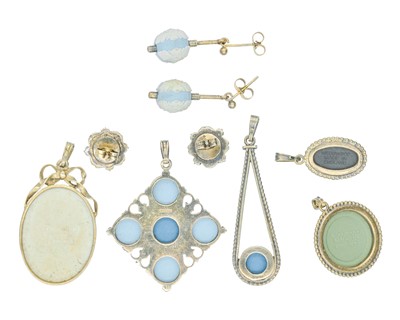 Lot 88 - A selection of silver mounted Wedgwood jasper-ware jewels.