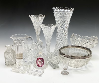 Lot 860 - A collection of glassware comprising a pair...