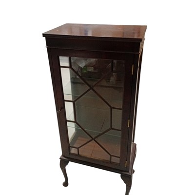 Lot 85 - An Edwardian mahogany display cabinet with two...