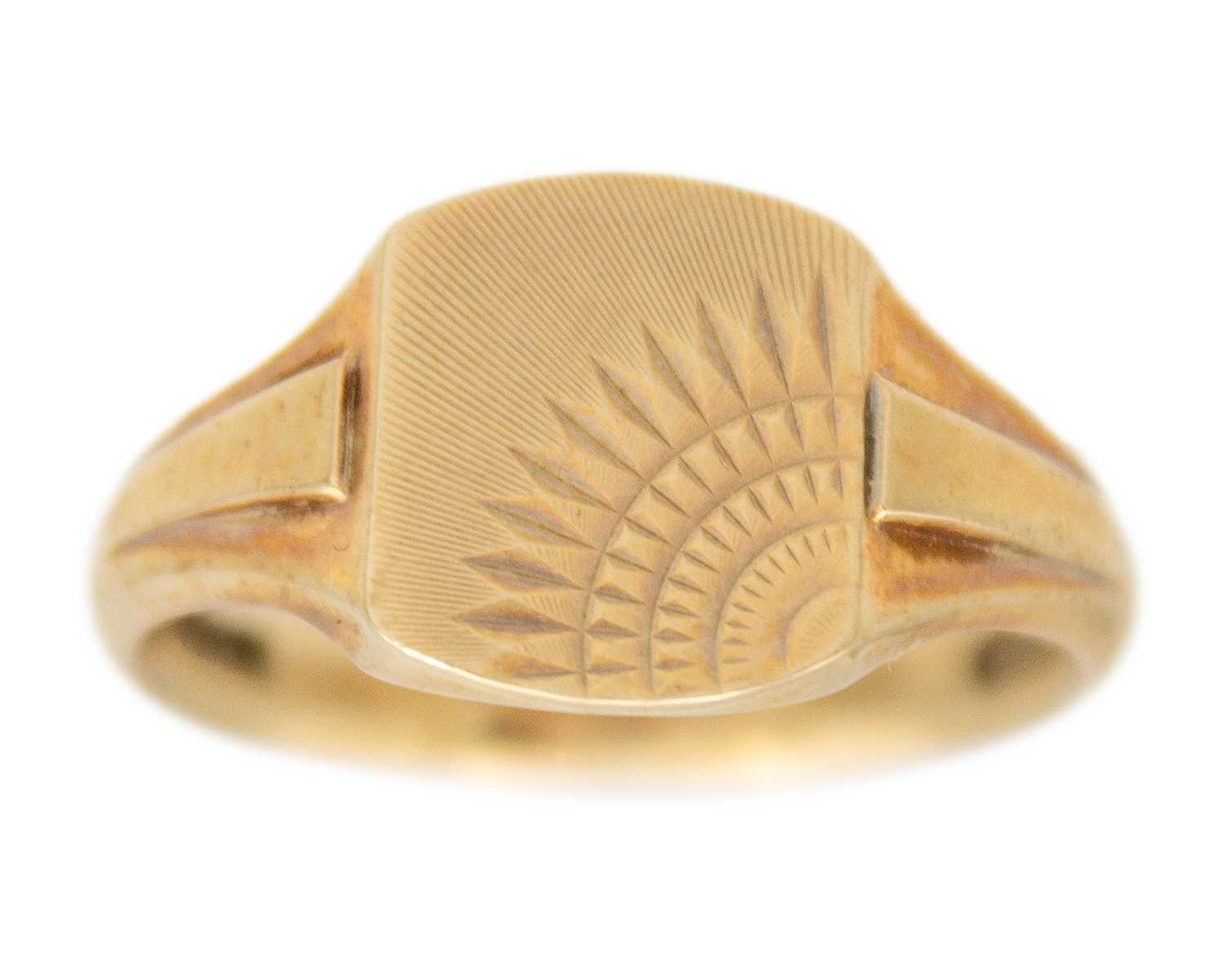 Lot 46 - A heavy 9k hallmarked gold gentleman's signet ring.