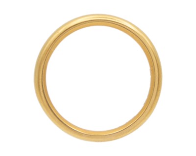 Lot 36 - A heavy 22k hallmarked gold band ring.