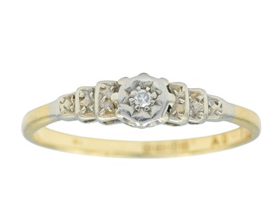 Lot 66 - An 18k diamond set solitaire ring.