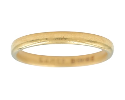 Lot 75 - A 22k hallmarked gold band ring.