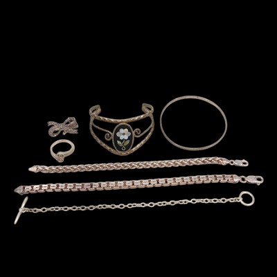 Lot 152 - A collection of white metal jewellery. Weight...