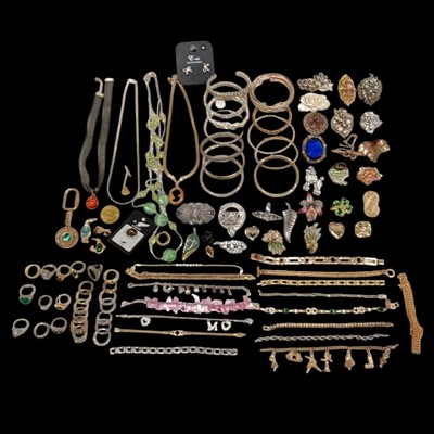 Lot 153 - A large collection of Costume Jewellery,...