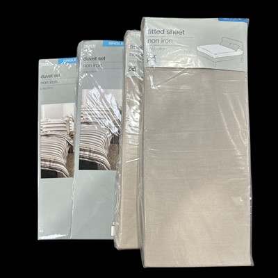 Lot 165 - Two sets of new single bedsheets and duvets.