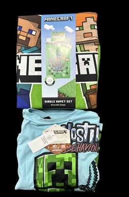 Lot 168 - A Minecraft single duvet, reversible and a...