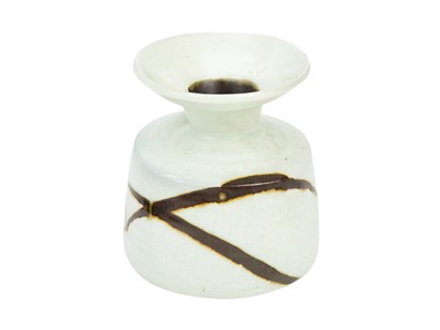 Lot 554 - Janet LEACH (1918-1997)