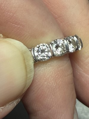Lot 96 - A good platinum 4.00ct diamond set full eternity ring.