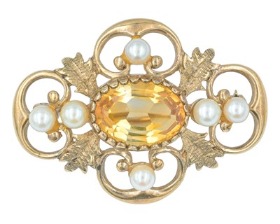 Lot 78 - A 9k Victorian-style citrine and cultured pearl set brooch.