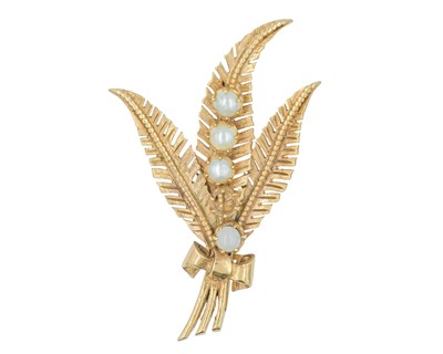 Lot 87 - A 9k hallmarked gold, pearl set, fern leaf design brooch.