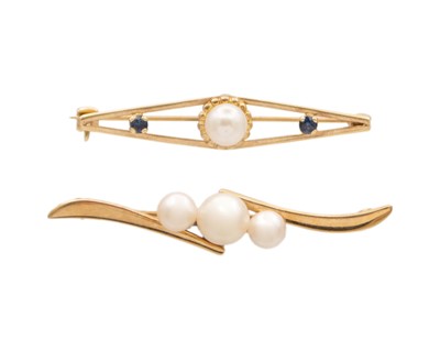 Lot 112 - Two modern 9k hallmarked gold cultured pearl set brooches.