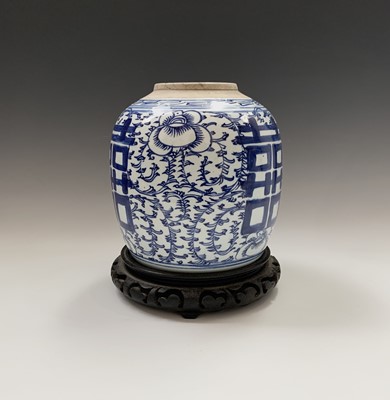 Lot 171 - A Chinese blue and white provincial porcelain...