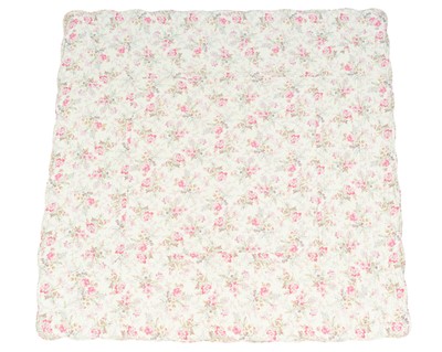 Lot 344 - A floral reversible bedspread by American Quilt.