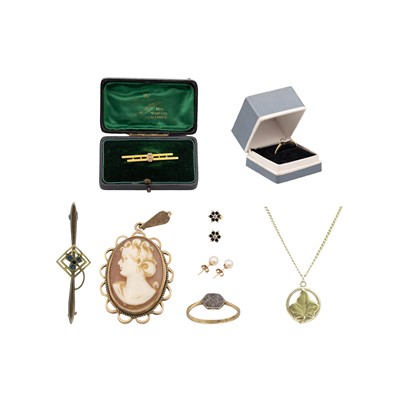 Lot 166 - A selection of gold jewels.
