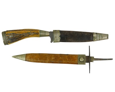 Lot 179 - A German horn handled hunting knife.