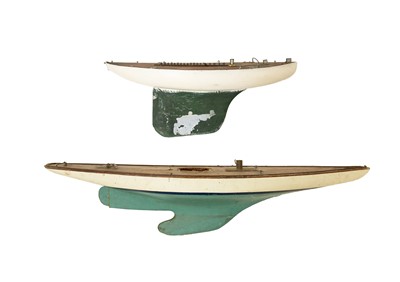 Lot 288 - Two pond yachts.