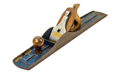 Lot 126 - A Record No. 08 Carpenter's jointing plane.