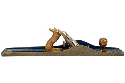 Lot 126 - A Record No. 08 Carpenter's jointing plane.