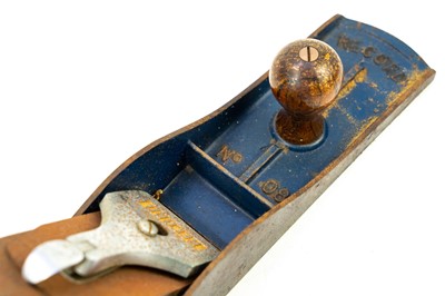 Lot 126 - A Record No. 08 Carpenter's jointing plane.