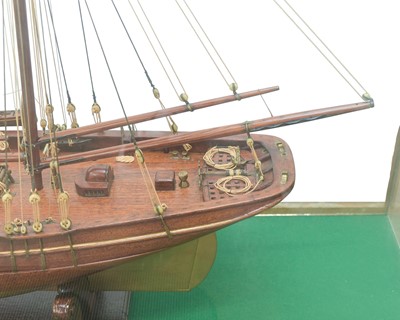 Lot 489 - A scale model of a schooner in a glazed case.