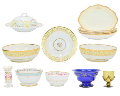 Lot 532 - Two English porcelain bowls.