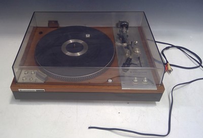 Lot 3 - A Mid-century Kenwood KD-5066 Turntable. The...