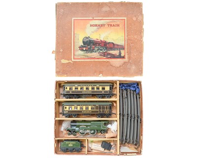 Lot 271 - A Hornby O gauge Golden Arrow Pullman clockwork train set.