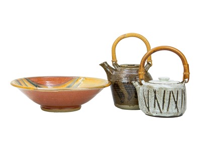Lot 701 - A Graham PIGGOTT (b.1943) Bladon Pottery studio pottery tea kettle with bamboo handle.