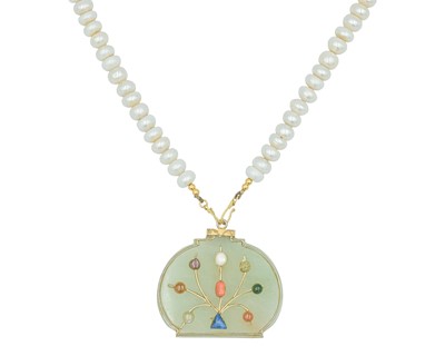 Lot 284 - An Indian jadeite, gilt metal and gem applied pendant (Haldili) on a cultured pearl necklace.