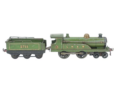 Lot 272 - A Hornby O gauge 4-4-0 clockwork LNER locomotive and tender.