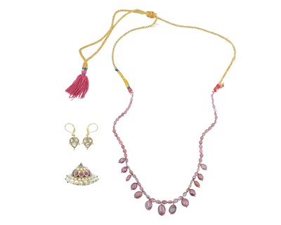 Lot 297 - A selection of Indian jewellery.