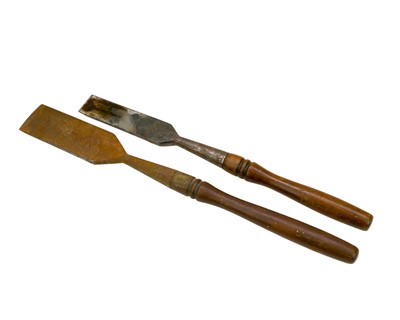 Lot 33 - A 19th century slick or framing chisel.