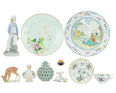 Lot 522 - Mixed ceramics.