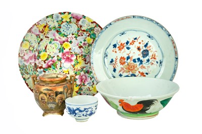 Lot 436 - A Chinese millefleur porcelain plate.