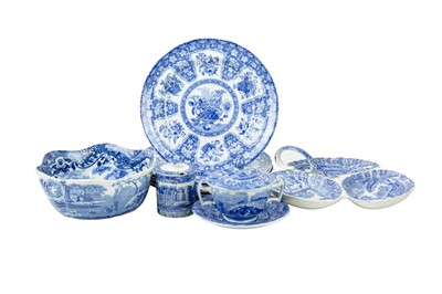 Lot 573 - A set of six Spode 'Filigree' pattern plates, circa 1825.
