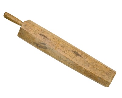 Lot 86 - A Scandinavian treen washing bat.