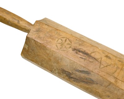 Lot 86 - A Scandinavian treen washing bat.