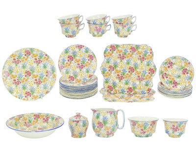 Lot 661 - Grimwades Royal Winton Ivory 'Marguerite' chintz pattern teaware.