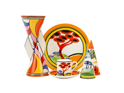 Lot 676 - A Wedgwood "Clarice Cliff" swirls pattern Yo-Yo vase.