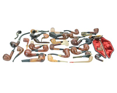 Lot 71 - A good collection of pipes.