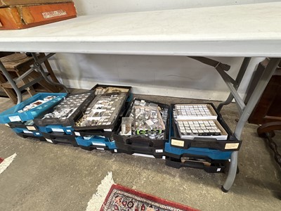 Lot 31 - A large quantity of mixed UK and world rock and mineral samples.