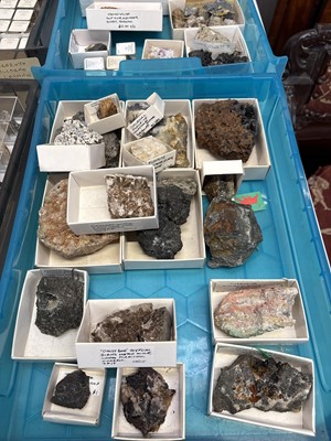 Lot 31 - A large quantity of mixed UK and world rock and mineral samples.