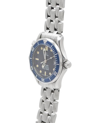 Lot 654 - OMEGA - A Seamaster Professional Diver Chronometer gentleman's automatic bracelet wristwatch.