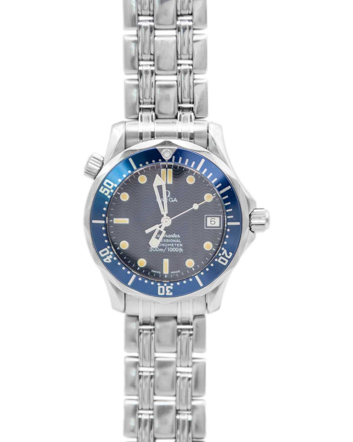 Lot 654 - OMEGA - A Seamaster Professional Diver Chronometer gentleman's automatic bracelet wristwatch.