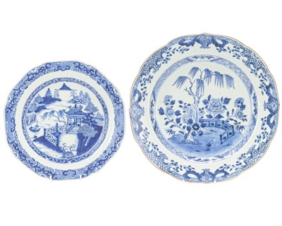 Lot 344 - A Chinese export blue and white platter.
