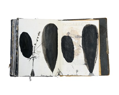 Lot 304 - Harriet BELL (1950)