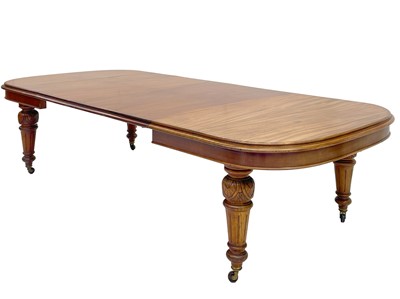 Lot 901 - An early Victorian mahogany extending dining table.