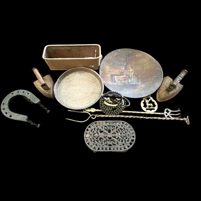 Lot 75 - A mixed lot of copper, brass and iron.